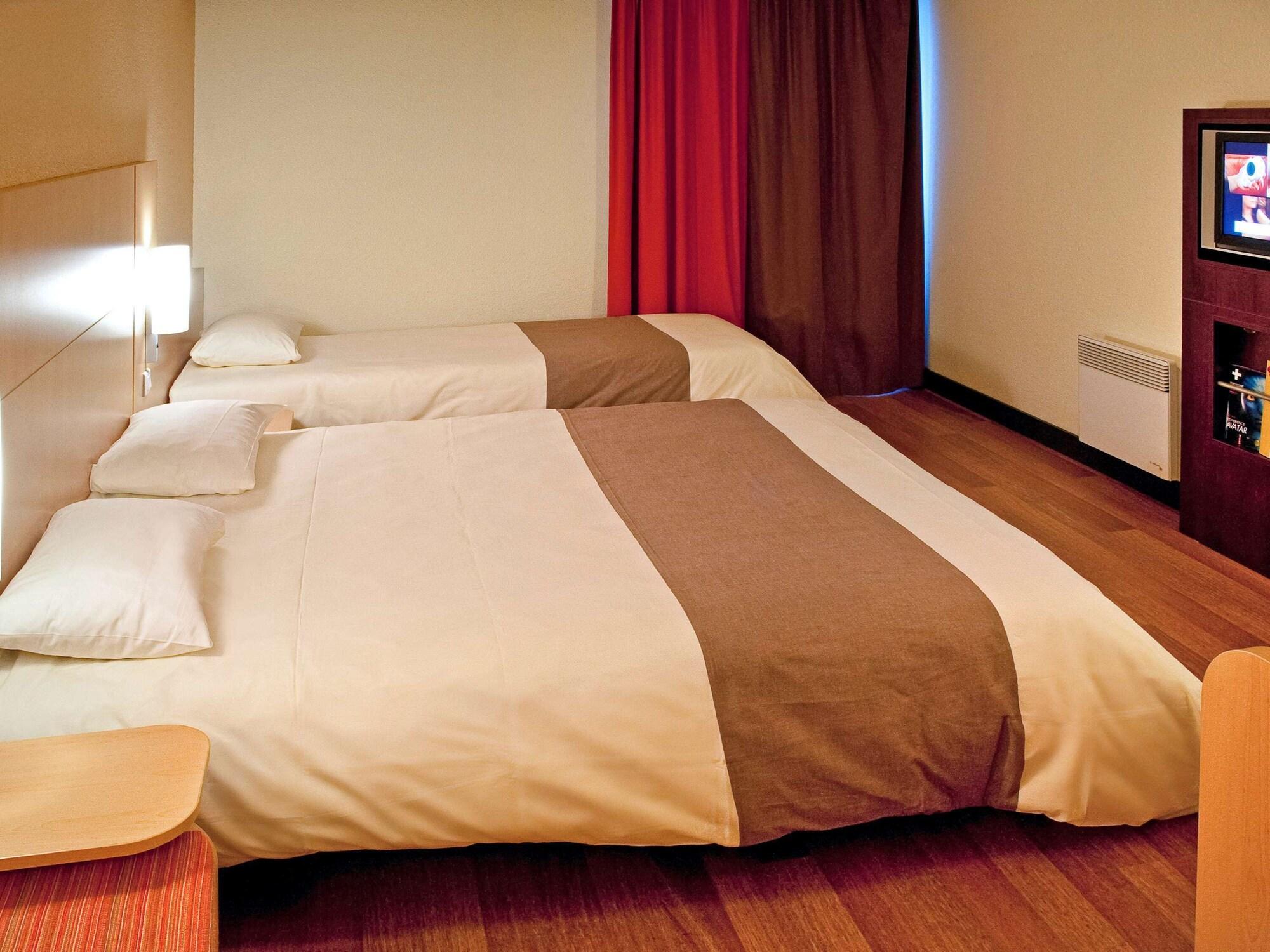 Hotel Ibis Rennes Beaulieu Cesson-Sévigné Exterior foto
